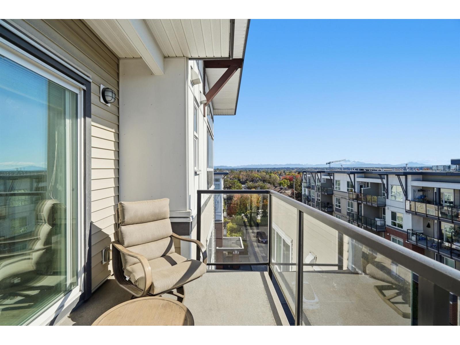Photo of 416 6468 195A STREET 22
