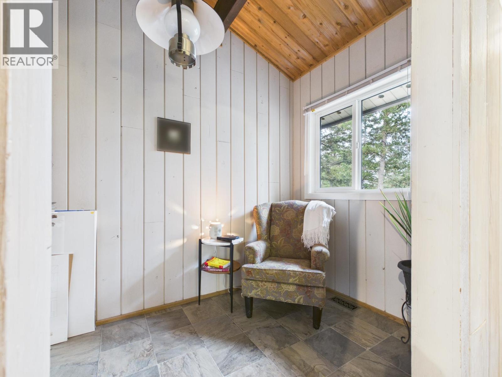 1140 TOWER CRESCENT - 16