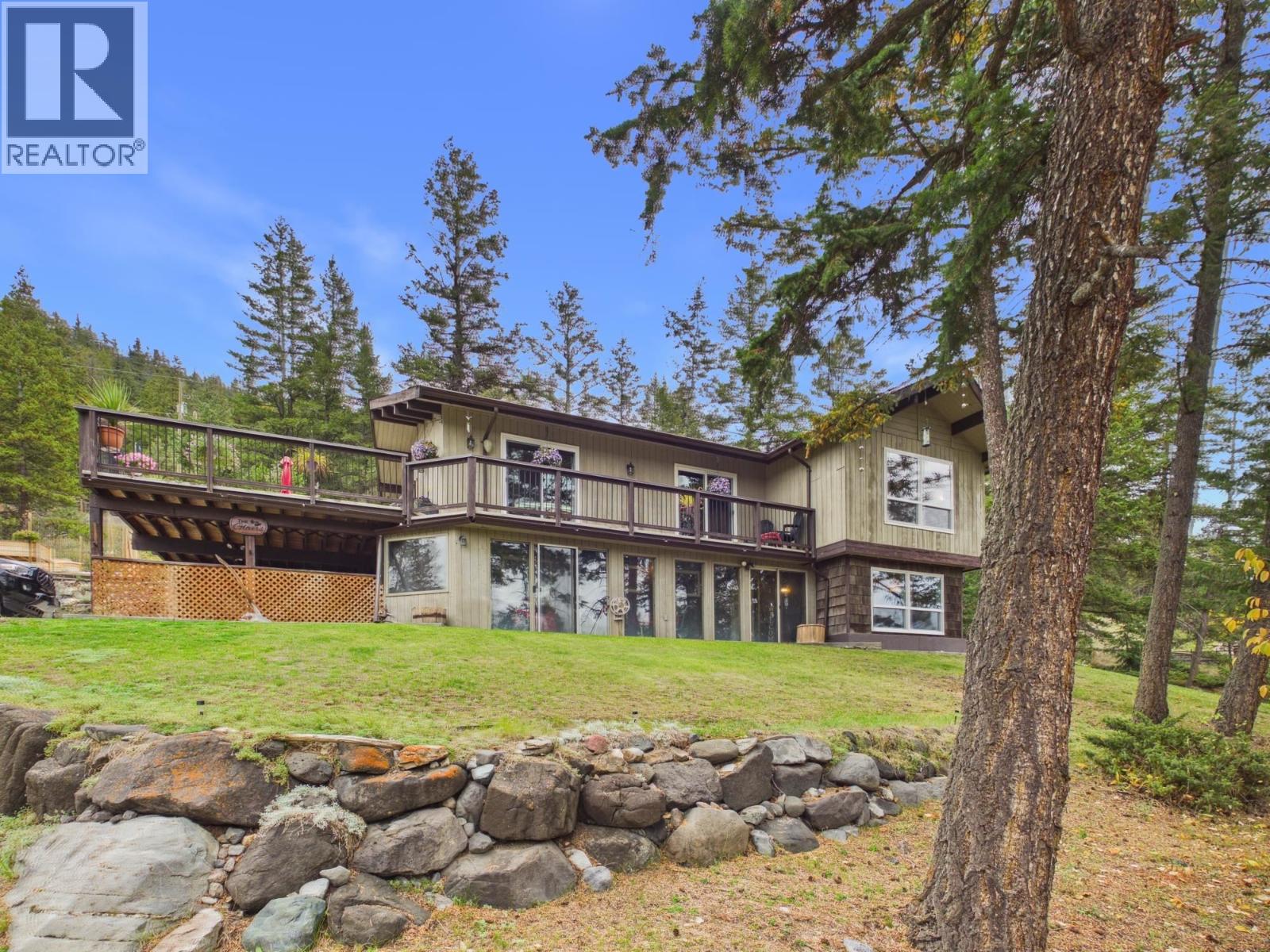 1140 TOWER CRESCENT - 2