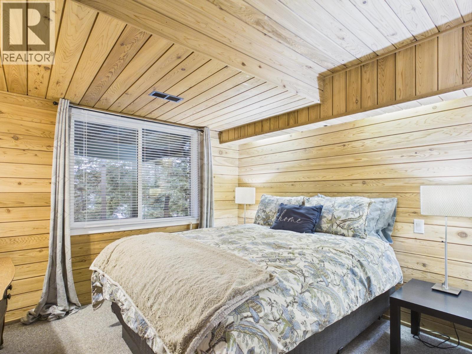 1140 TOWER CRESCENT - 34