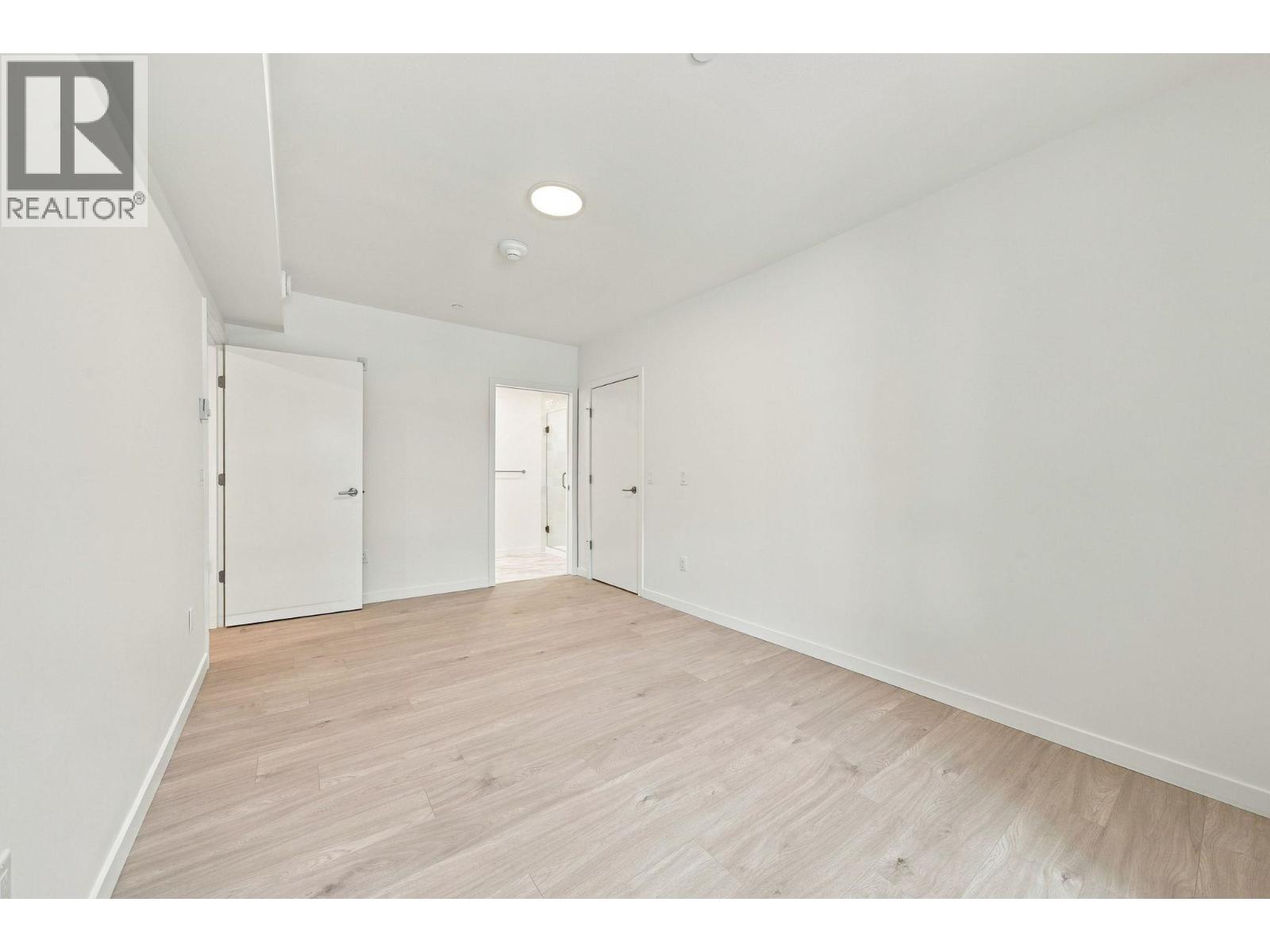 Photo of 111 950 LYTTON STREET 21