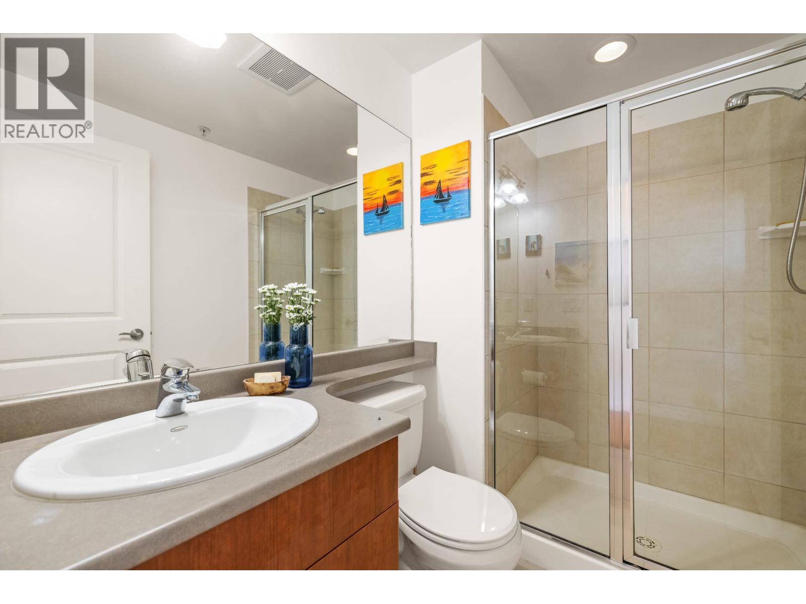 1105 15 E ROYAL AVENUE, New Westminster - Image 1