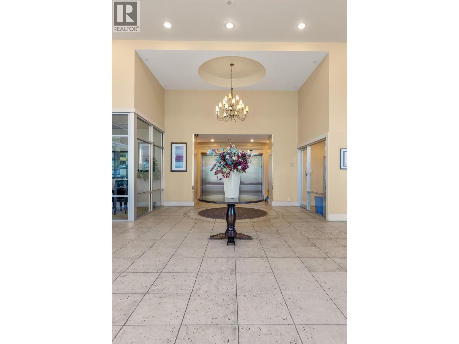 1105 15 E ROYAL AVENUE, New Westminster - Image 1