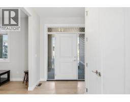 Living room - 10 Heritage Close, Cochrane, AB T4C3G8 Photo 6