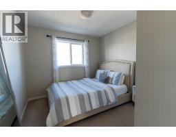 99 Hillcrest Close SW - photo 5