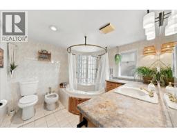 2363 Windridge Drive, North Vancouver, BC V7H1B6 Photo 9