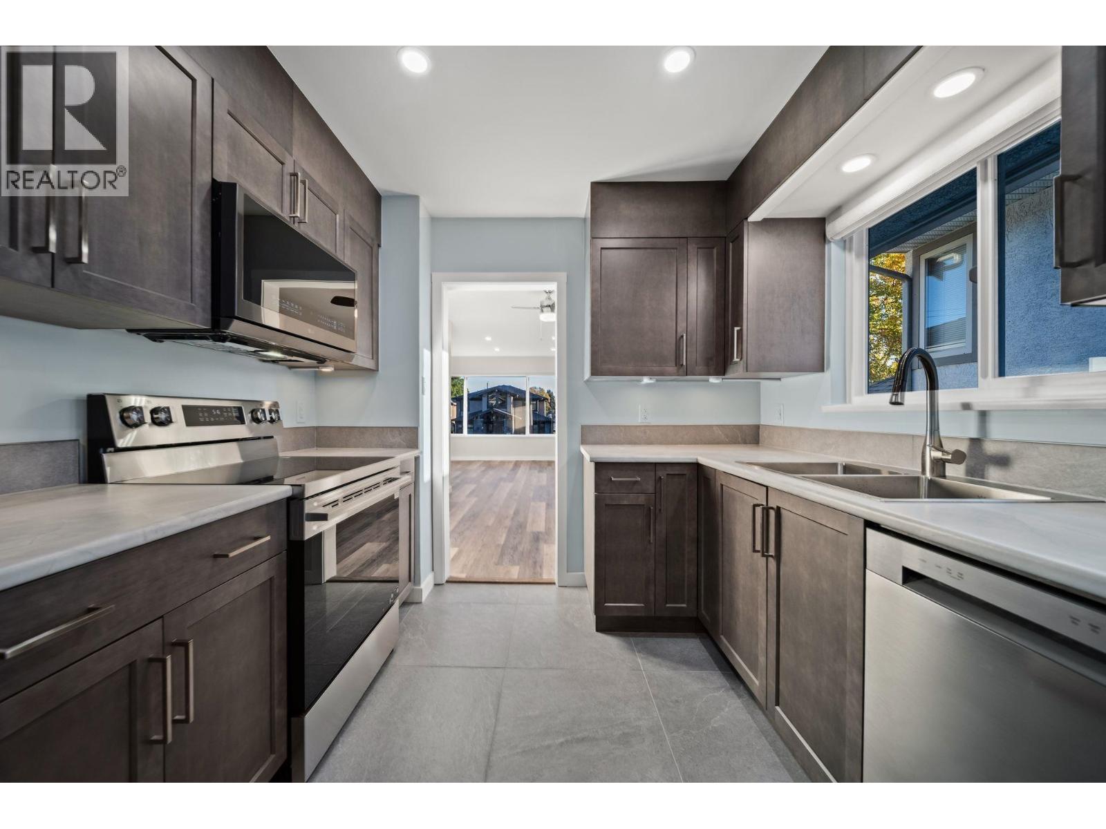 Photo of 338 W 21ST STREET 9