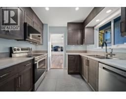338 W 21st Street, North Vancouver, BC V7M1Z5 Photo 9