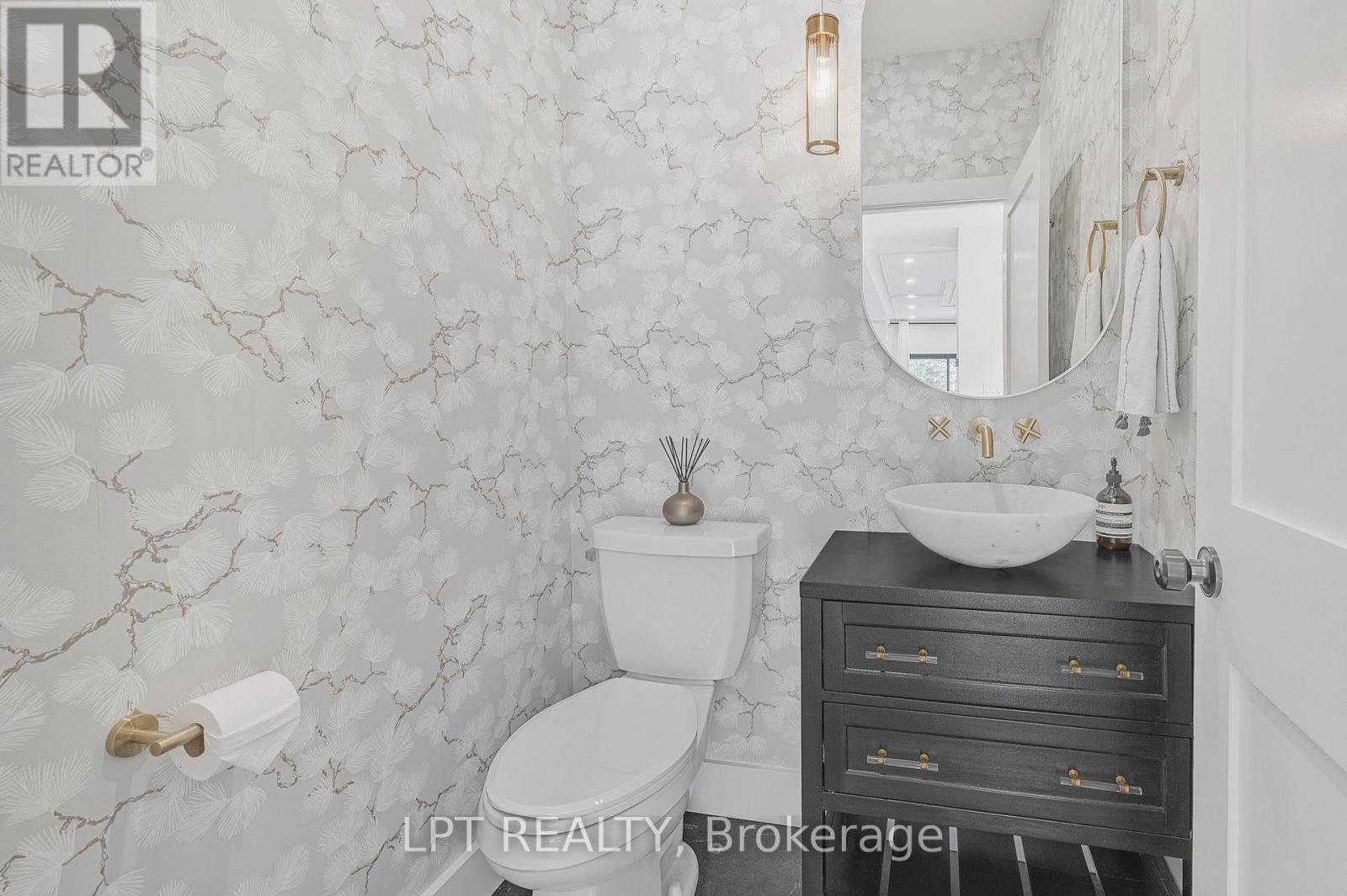 68 49th Street North, Wasaga Beach, ON photo 14