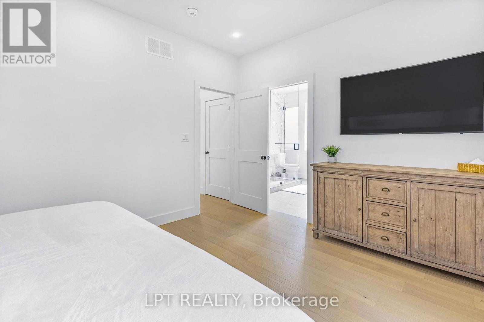 68 49th Street North, Wasaga Beach, ON photo 18