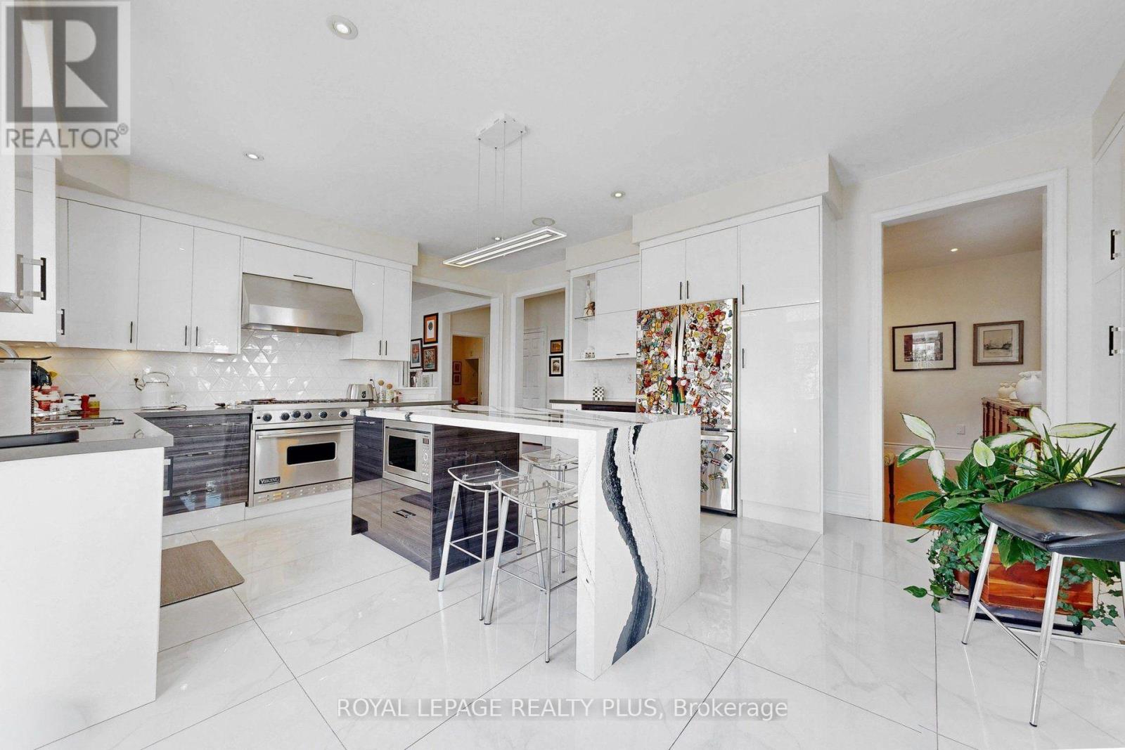 2182 Heathcliff Court, Oakville, ON photo 12