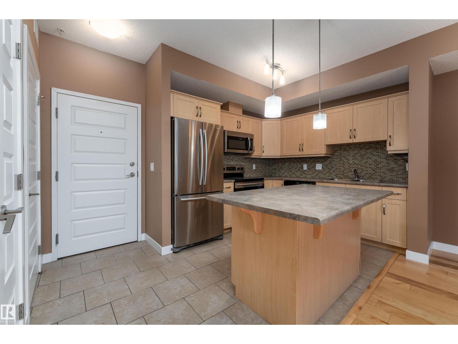 #210 8730 82 AV NW - 21