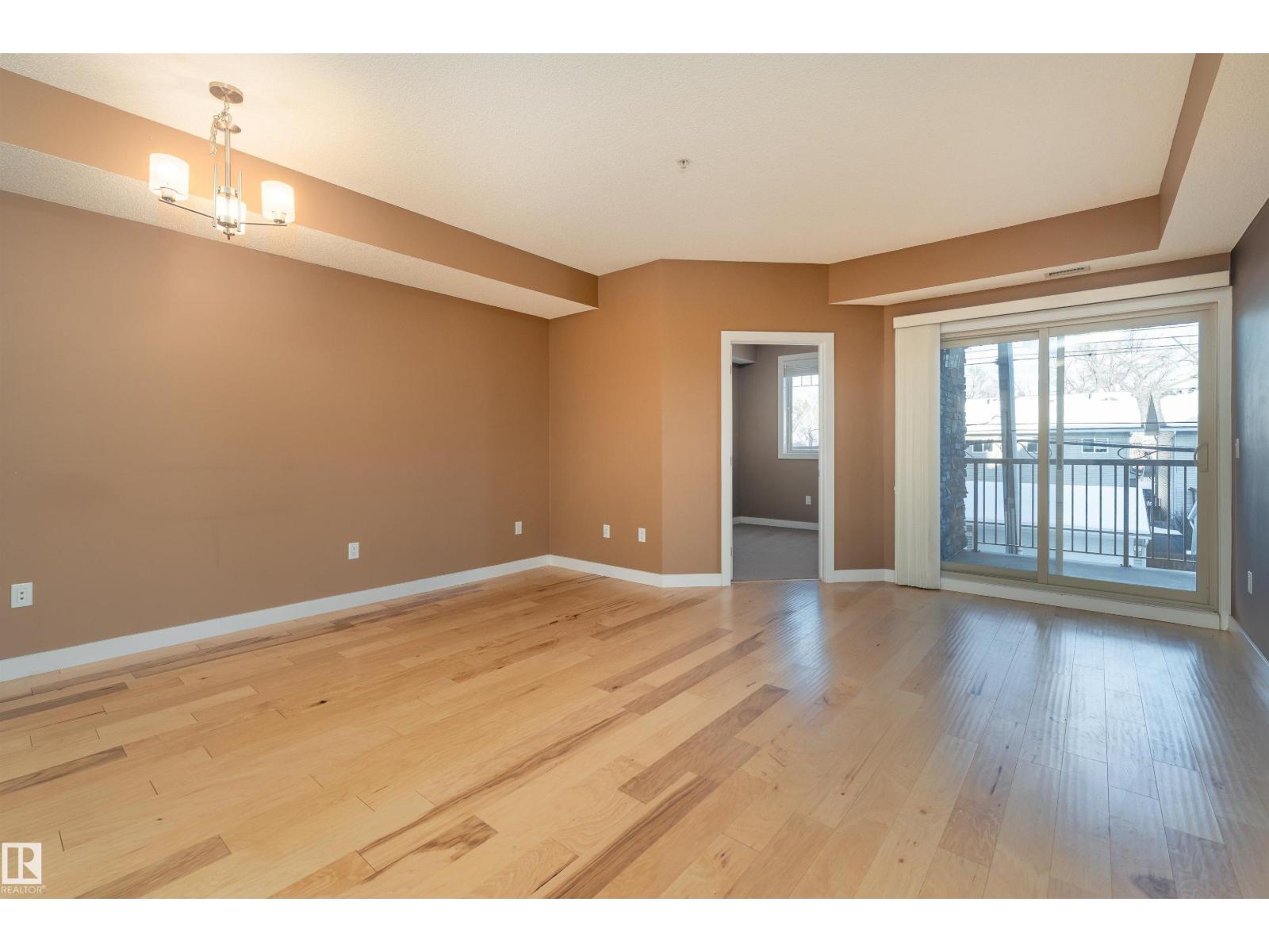 #210 8730 82 AV NW - 26
