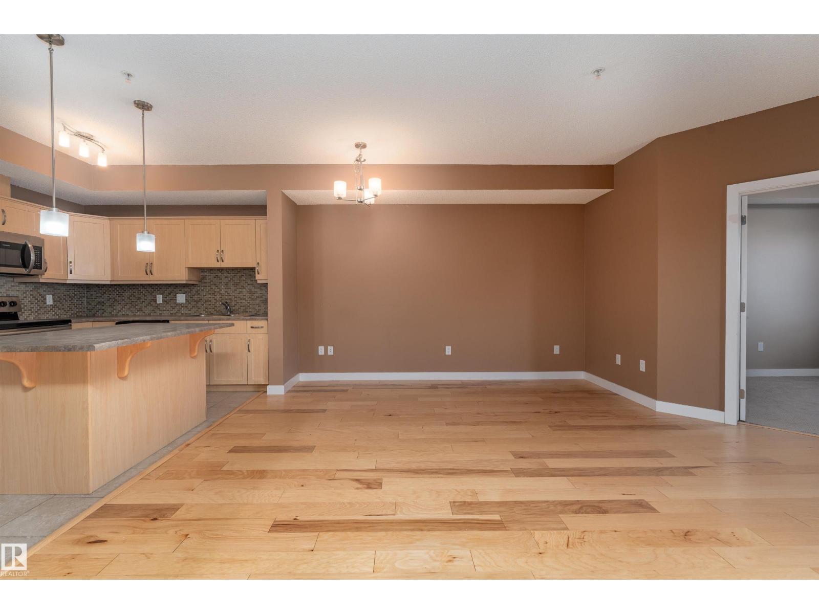 #210 8730 82 AV NW - 27