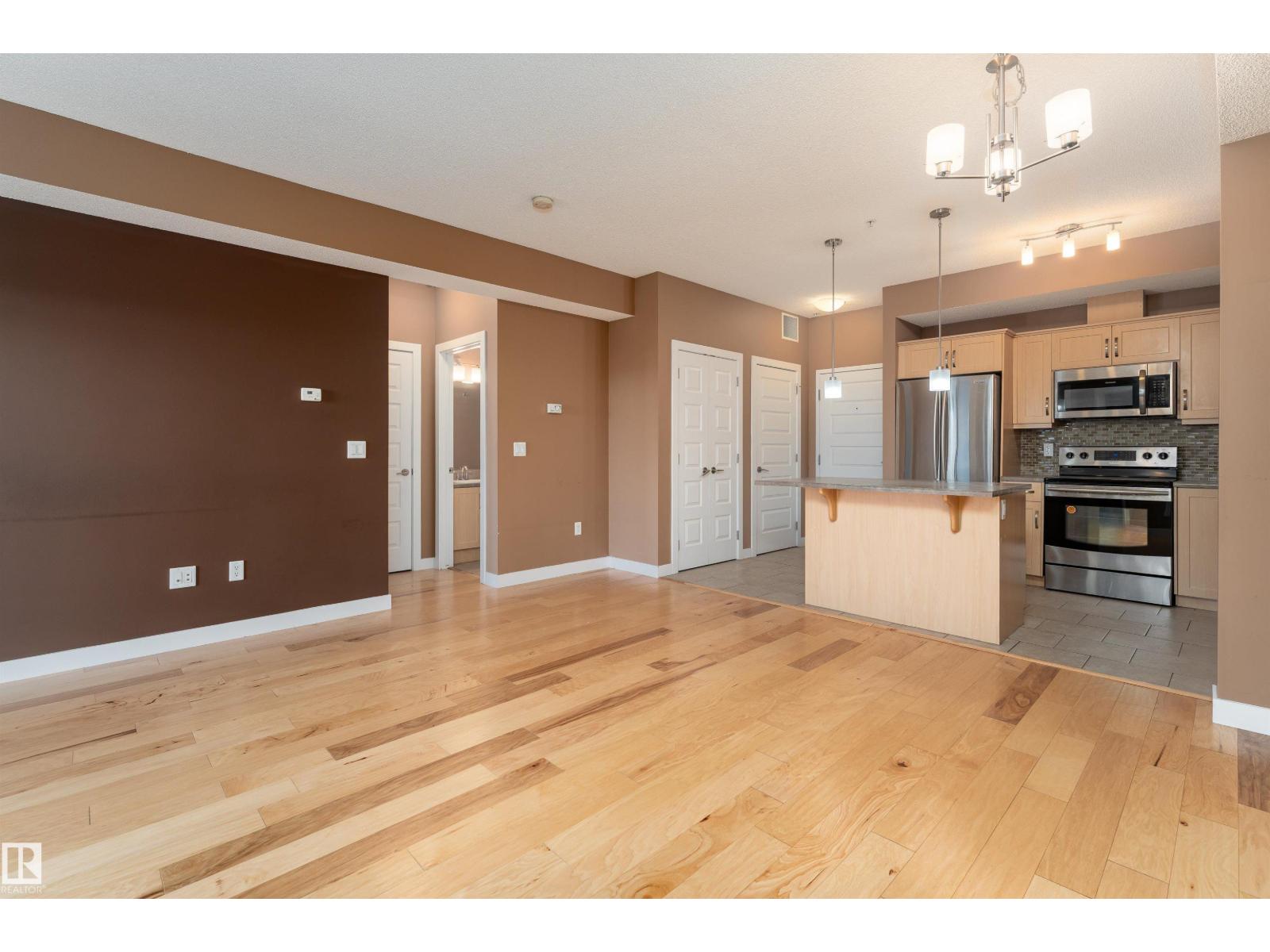 #210 8730 82 AV NW - 30