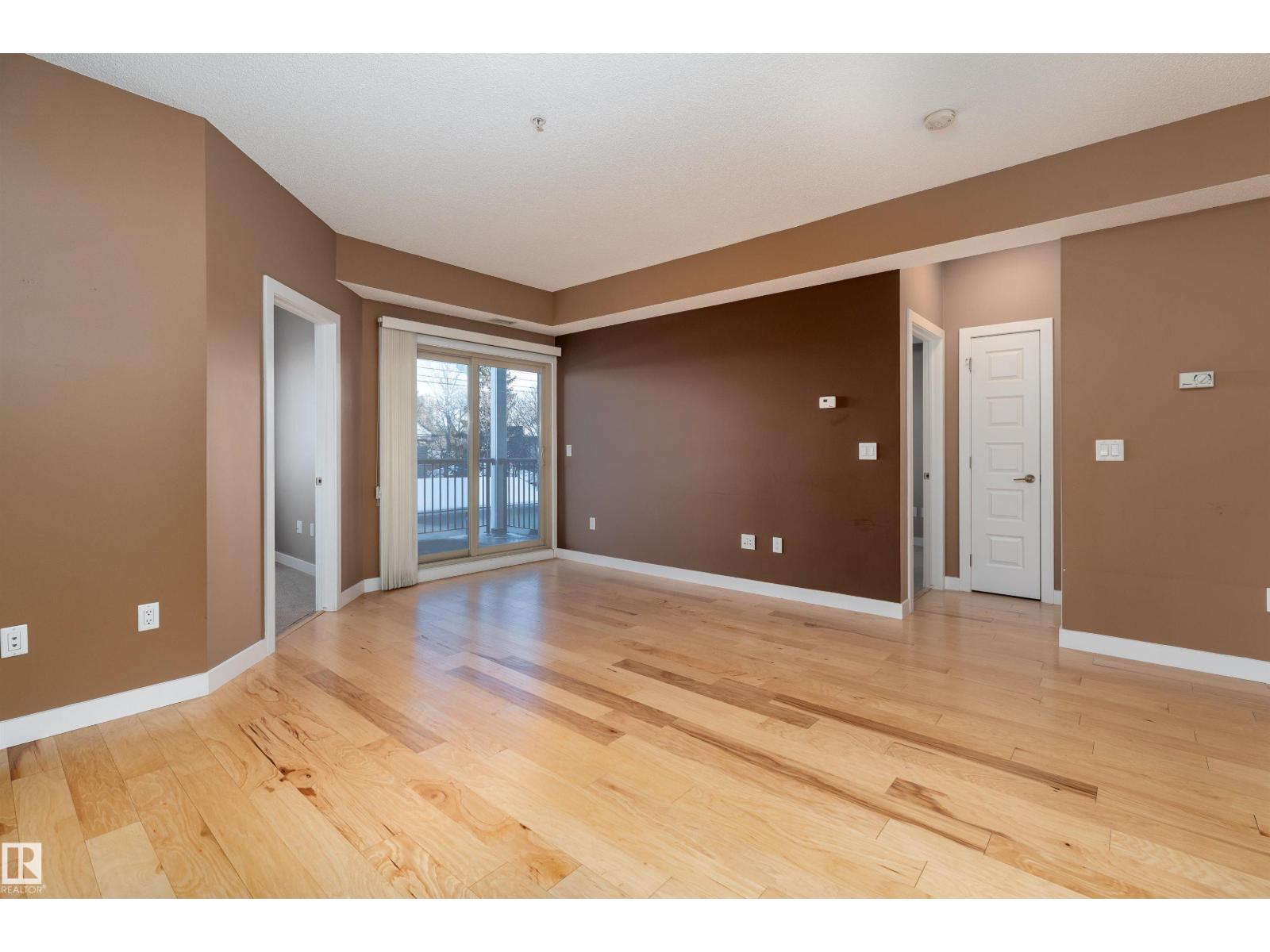 #210 8730 82 AV NW - 31