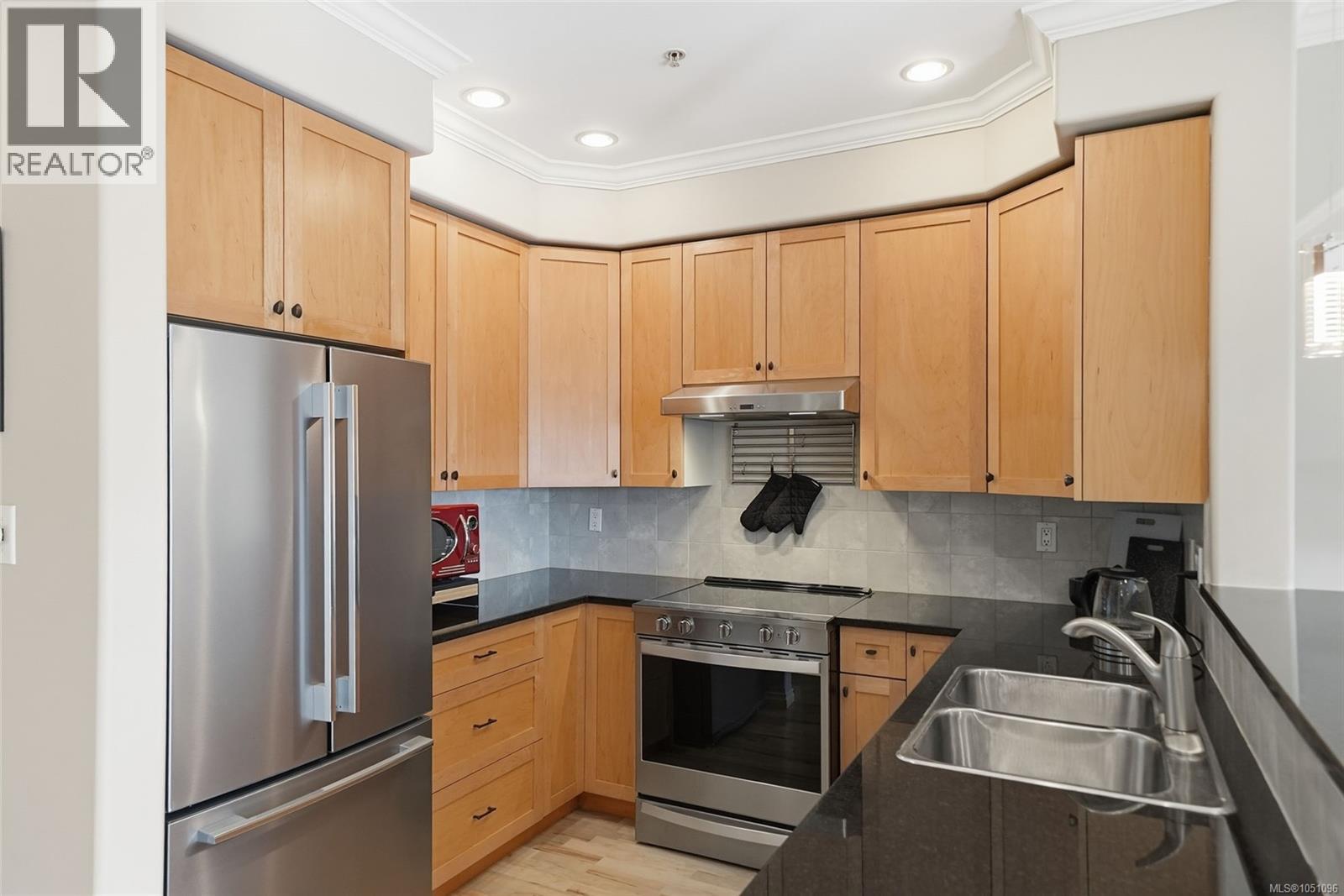 #205 399 Wembley Rd - 20