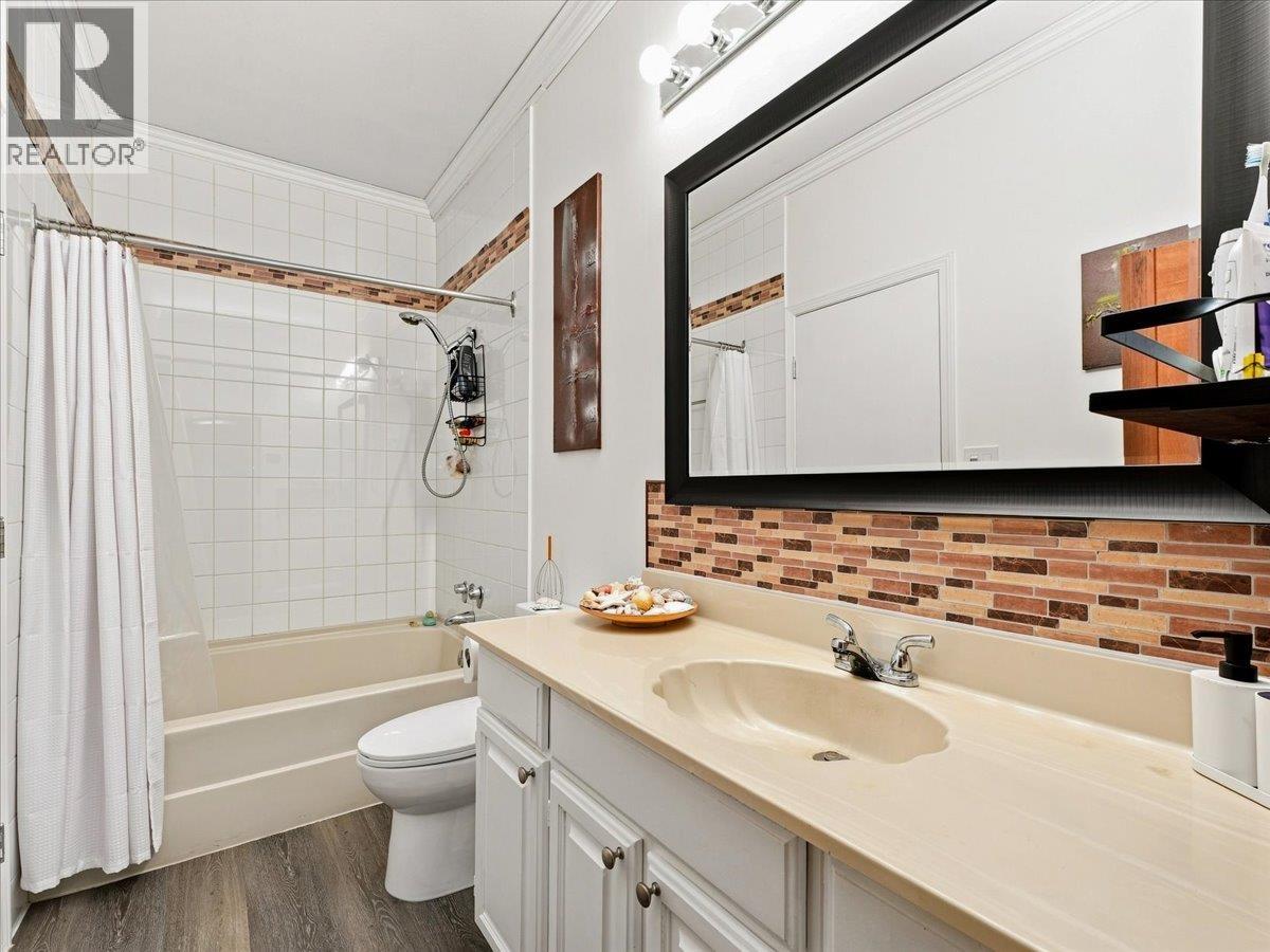 16 1620 BALSAM STREET, Vancouver - Image 1