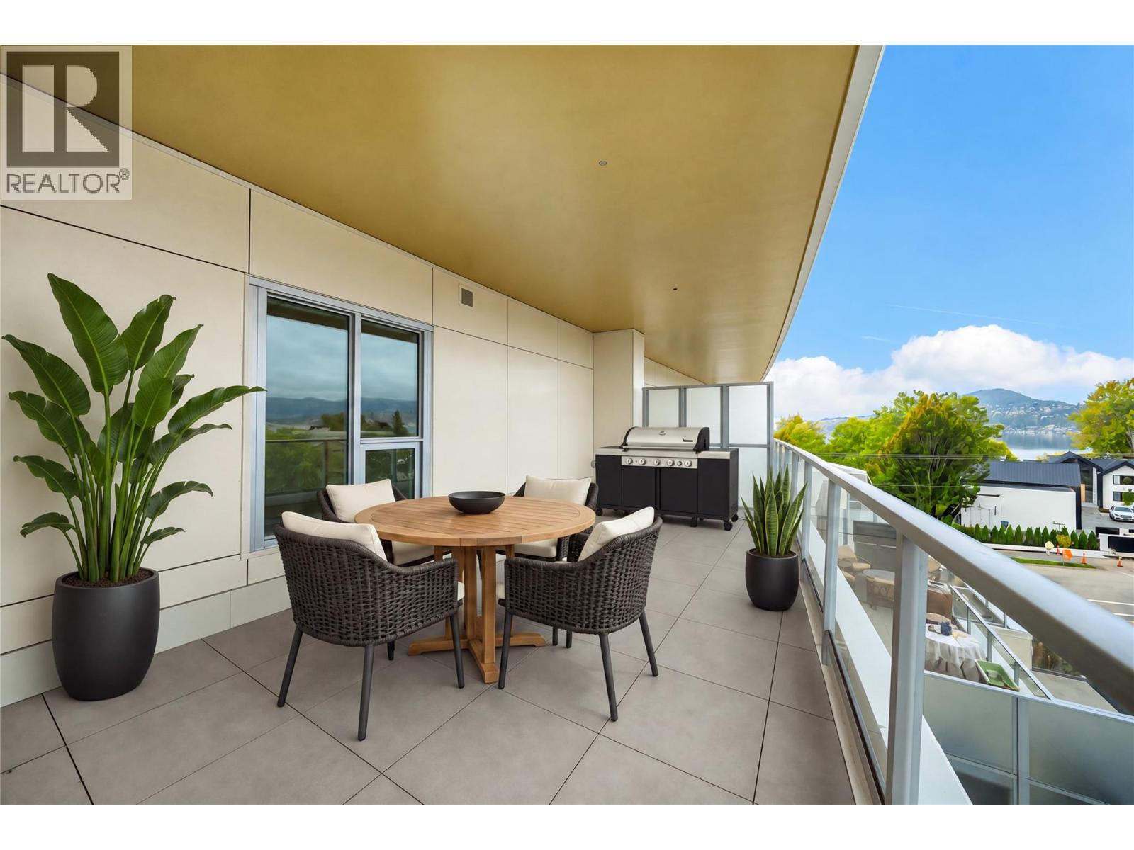 3300 Lakeshore Drive Unit# 418, Kelowna
