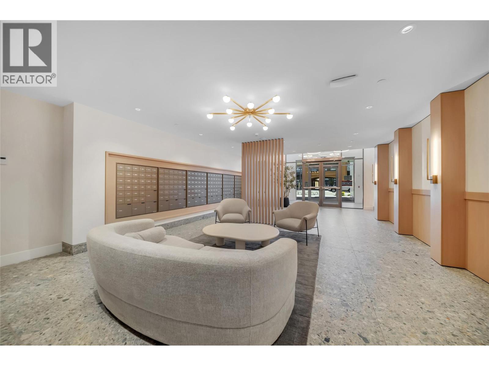 #418 3300 Lakeshore Drive - 26
