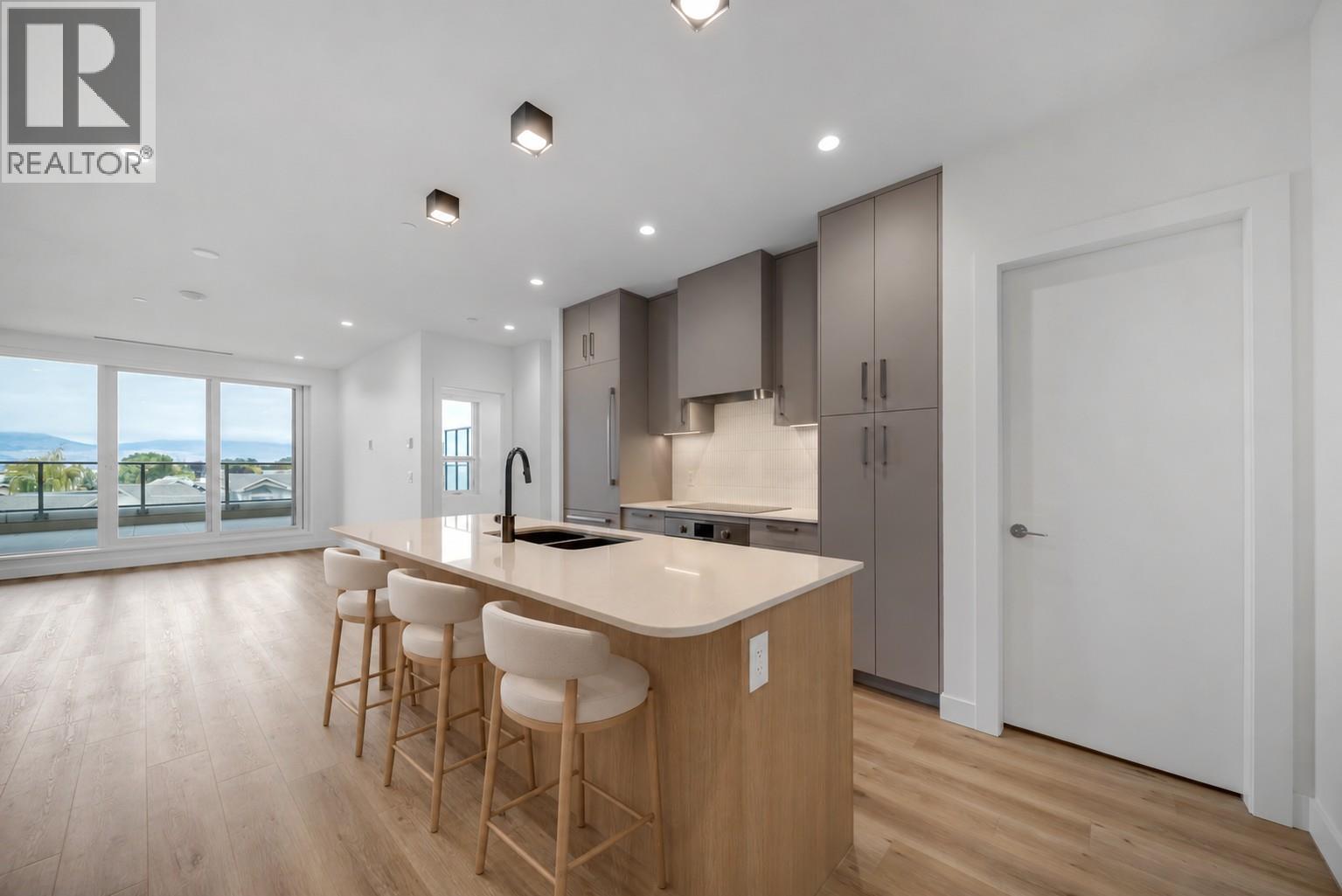 #418 3300 Lakeshore Drive - 6