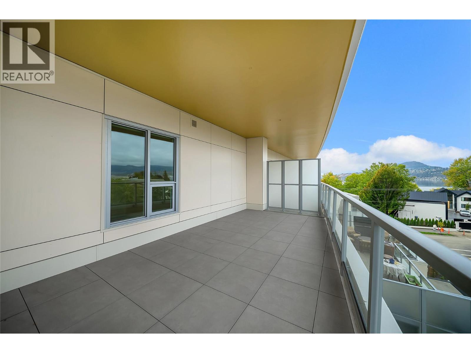 3300 Lakeshore Drive Unit# 418, Kelowna