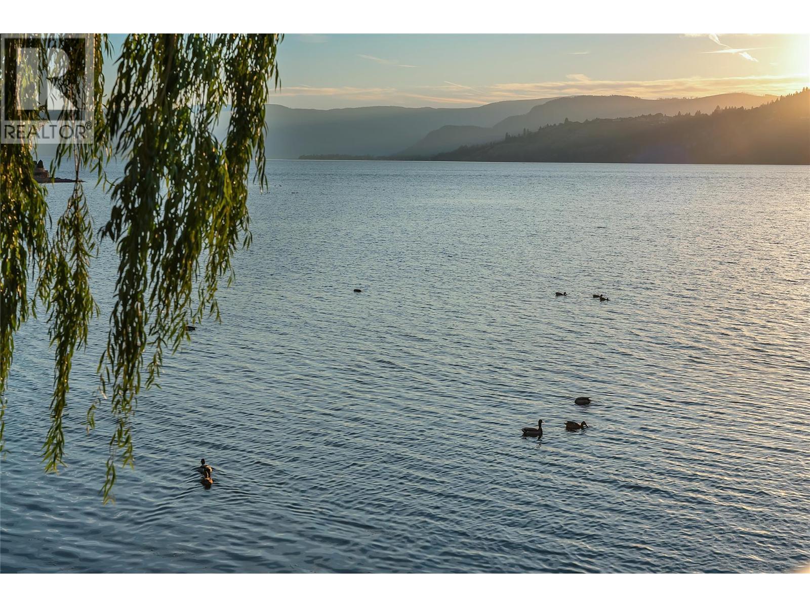 3300 Lakeshore Drive Unit# 418, Kelowna