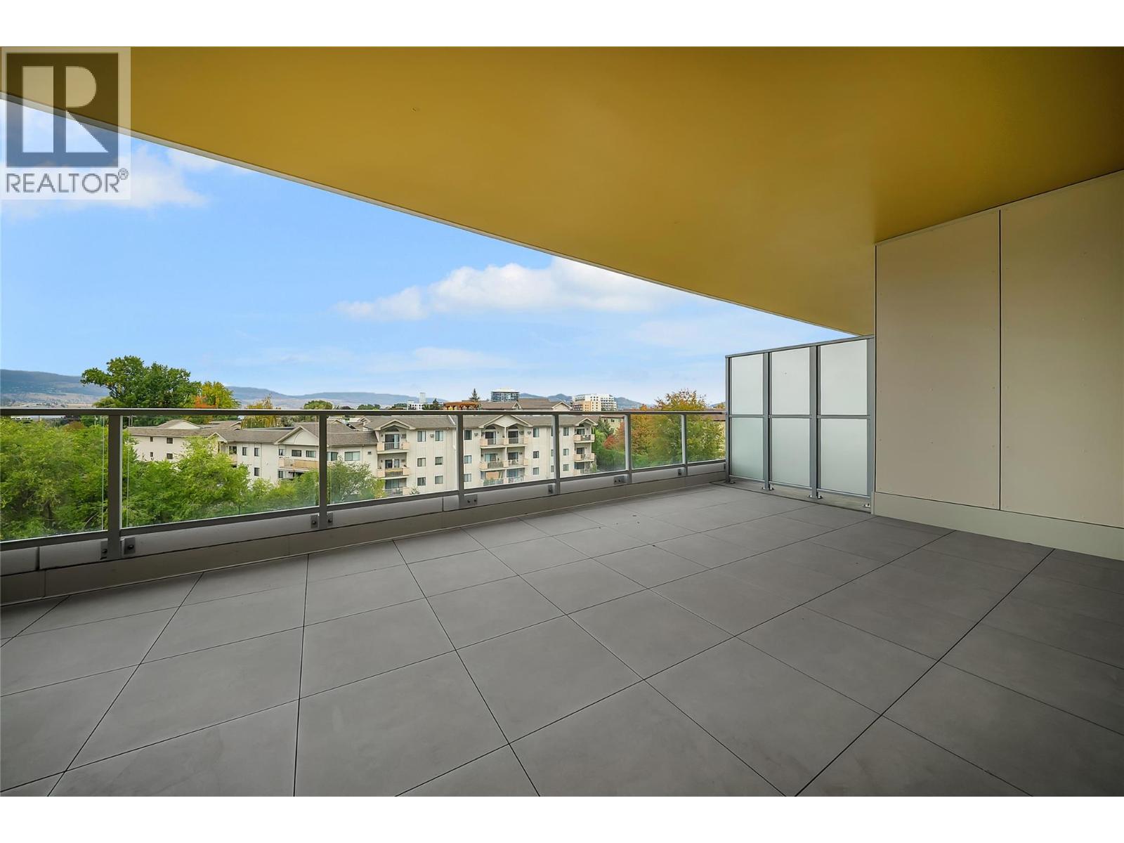 3300 Lakeshore Drive Unit# 418, Kelowna