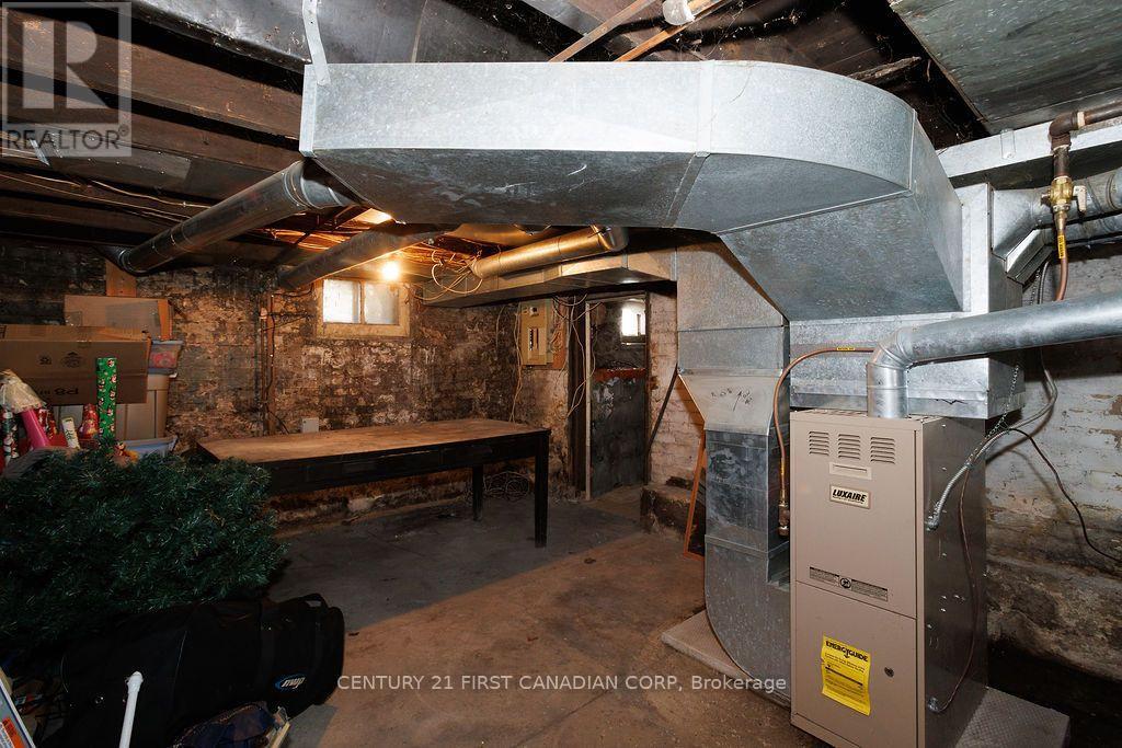 13 Springbank Drive — photo 35