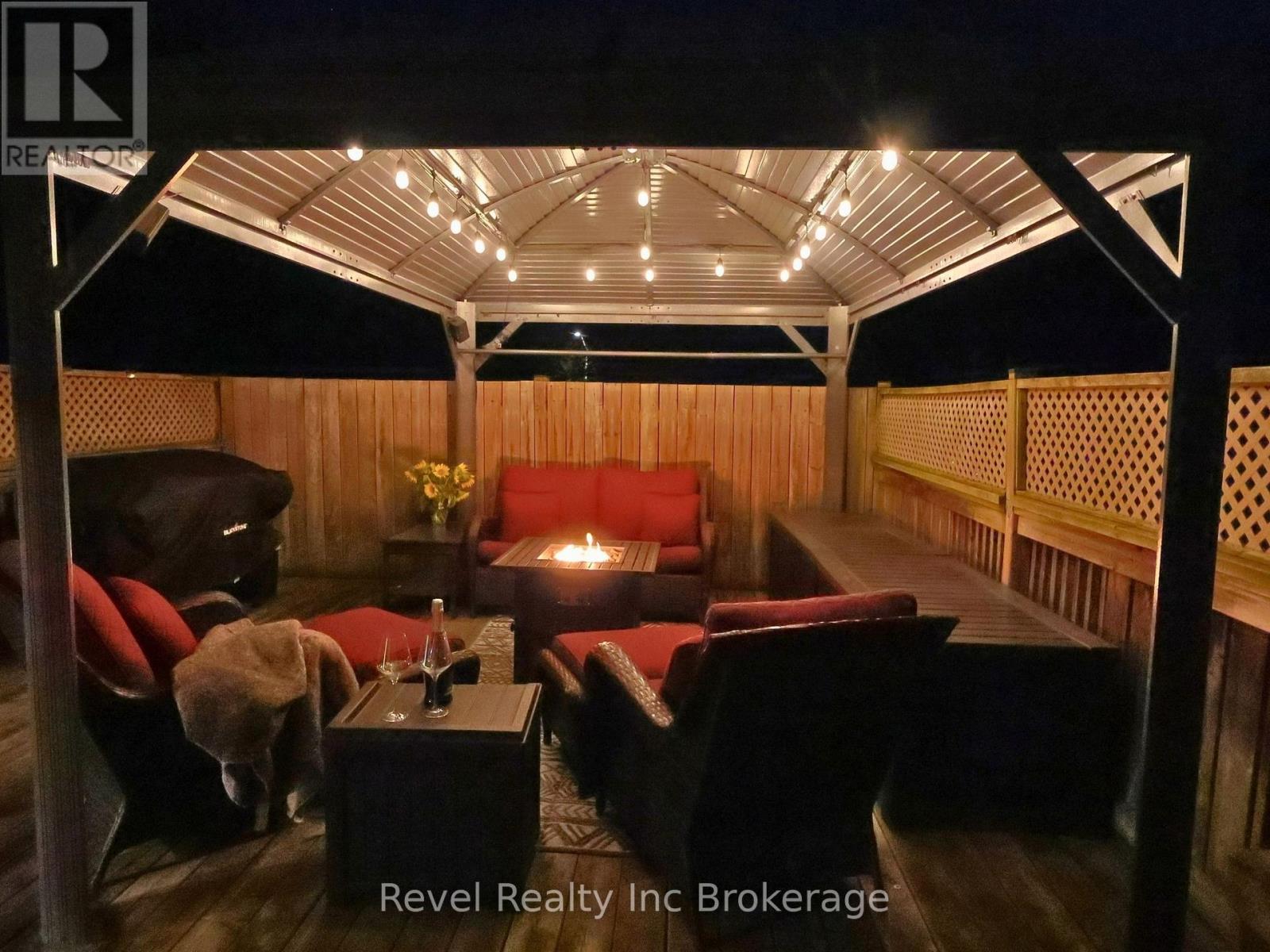 53 Applewood Street — photo 40