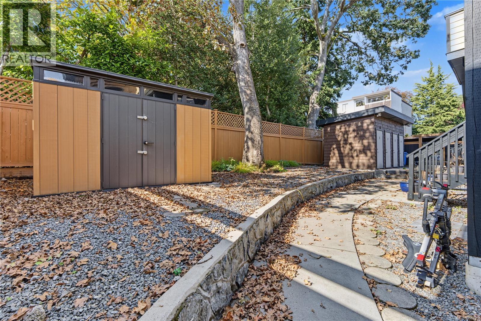 1064 Beverley Pl, Victoria - Image 1