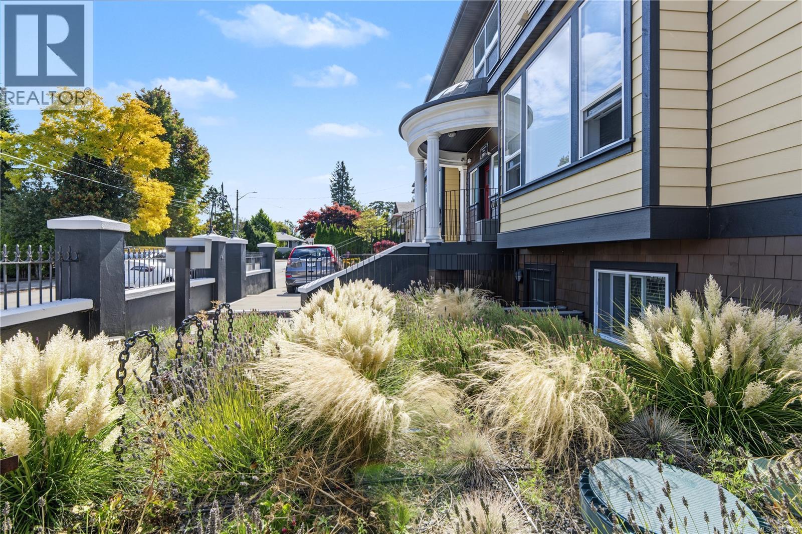 1064 Beverley Pl, Victoria - Image 1