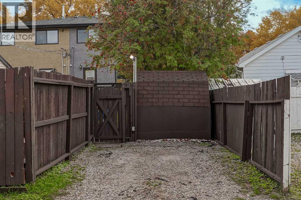 226 11 Avenue NE - 46
