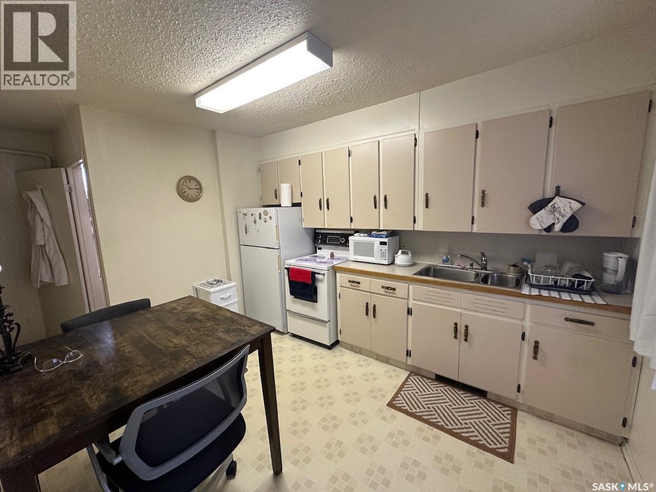 335 main STREET S, Moose Jaw — photo 22