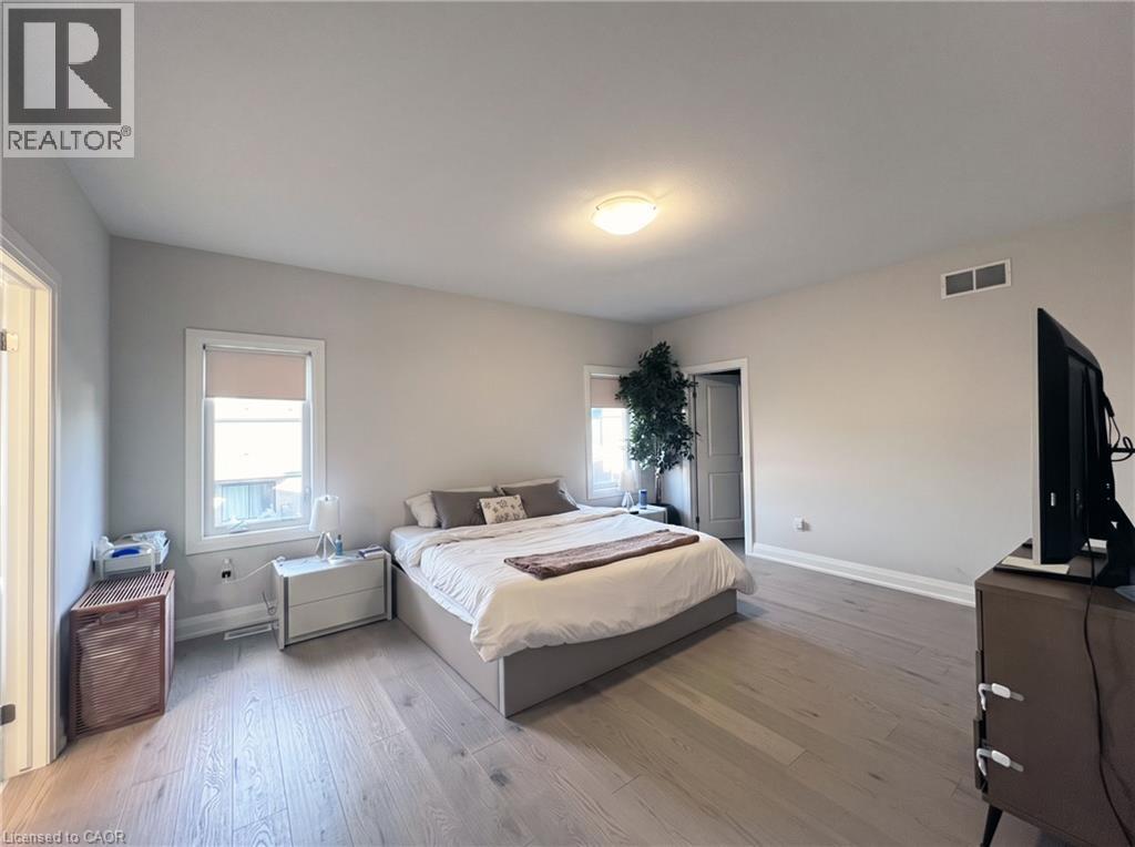 7474 Sherrilee Crescent — photo 17