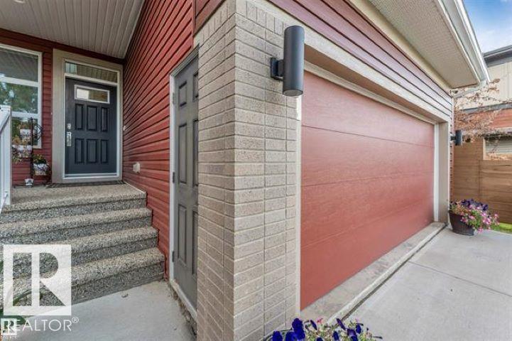718 CHARLESWORTH WY SW - 3