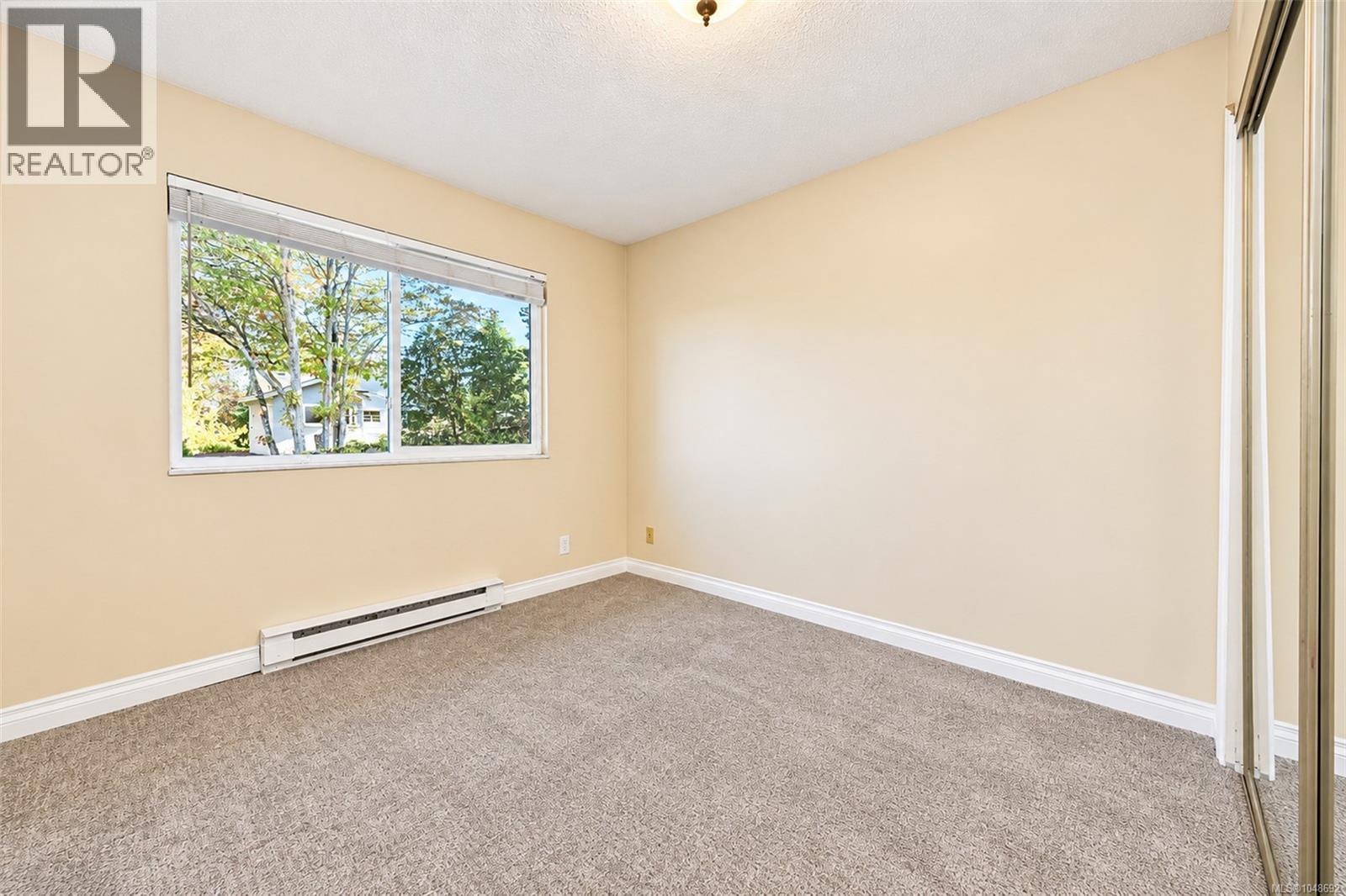 #16 278 Island Hwy - 24