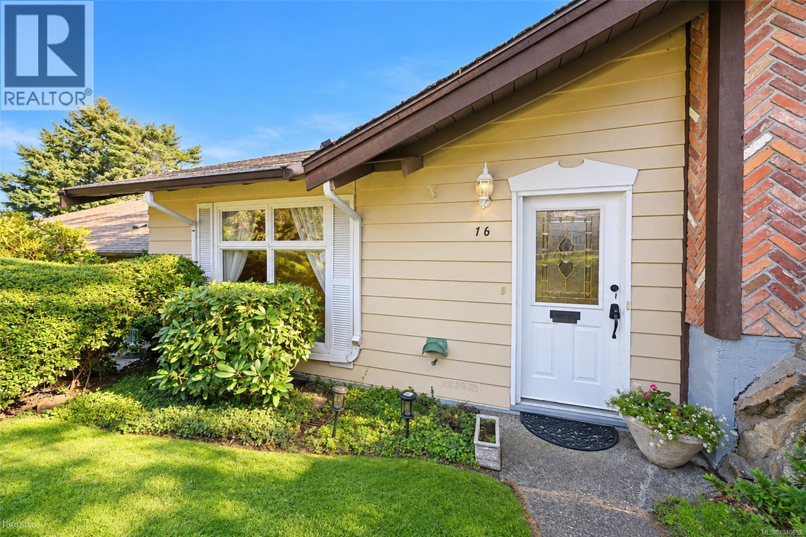 #16 278 Island Hwy - 2