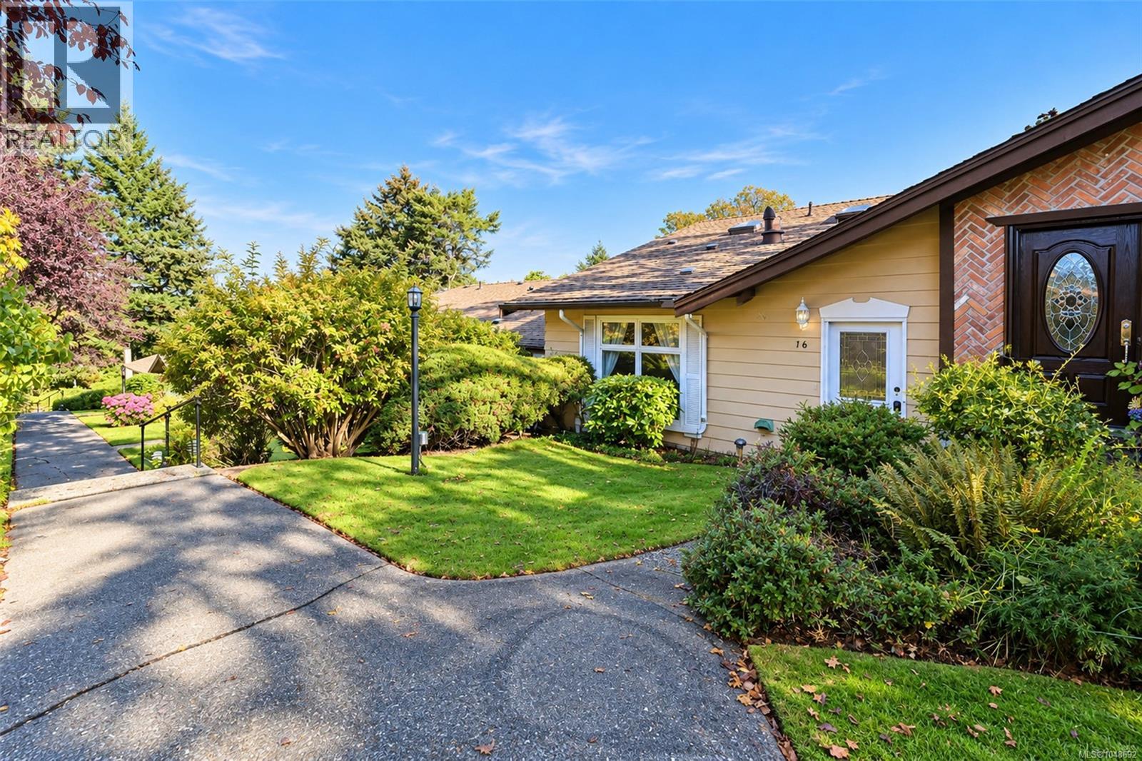 #16 278 Island Hwy - 57