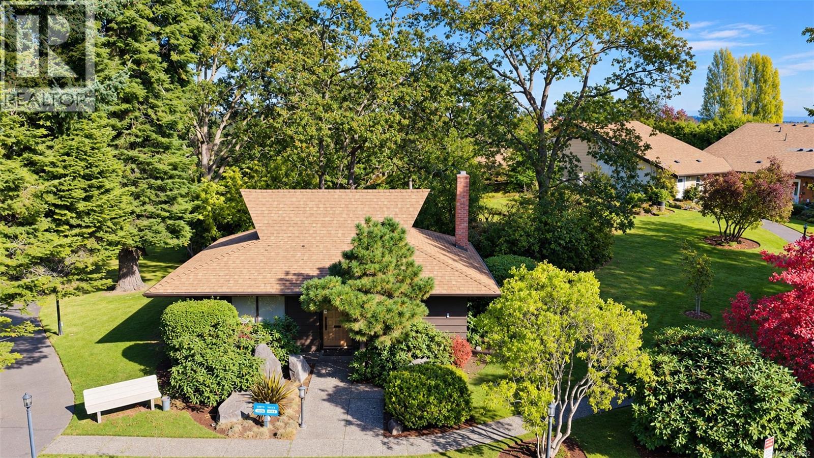 #16 278 Island Hwy - 61