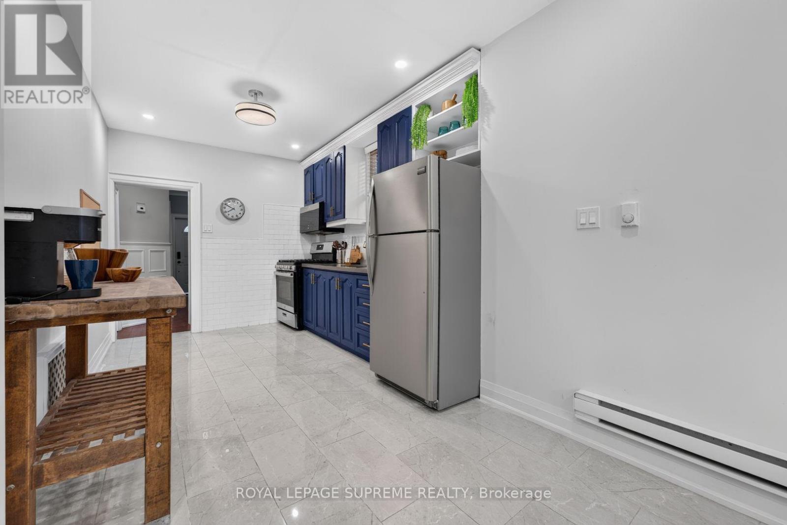 626 Manning Avenue, Toronto, ON photo 13