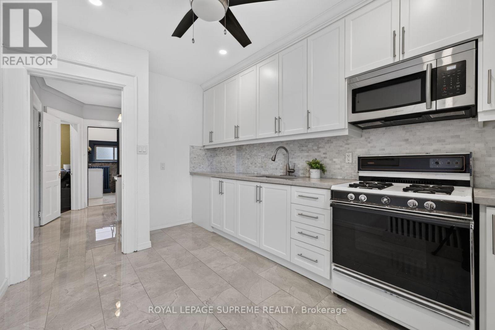 626 Manning Avenue, Toronto, ON photo 16