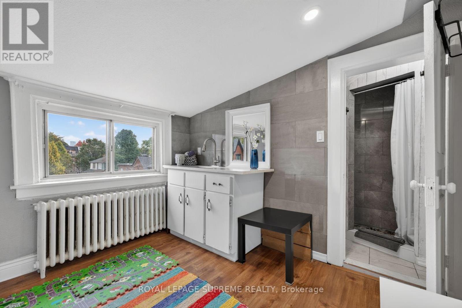 626 MANNING AVENUE - 23