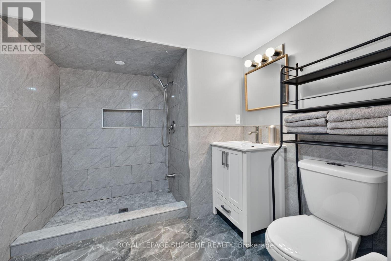 626 MANNING AVENUE - 31