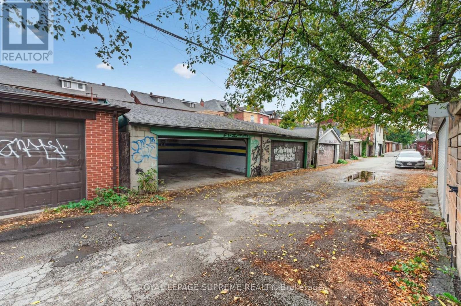 626 MANNING AVENUE - 40