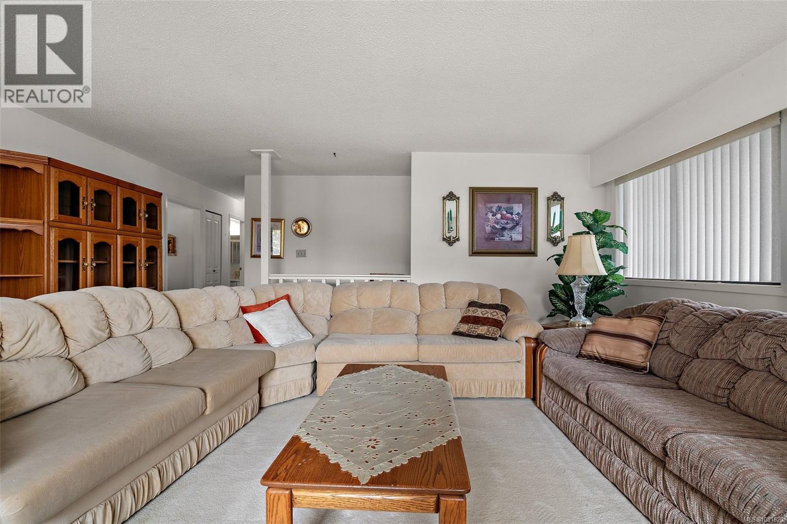 4086 Quadra St - 21