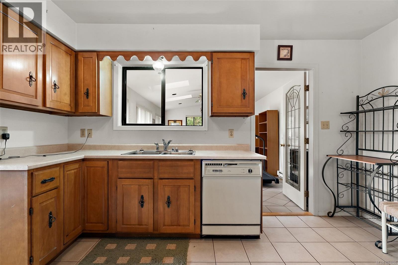  4086 Quadra Street, Saanich