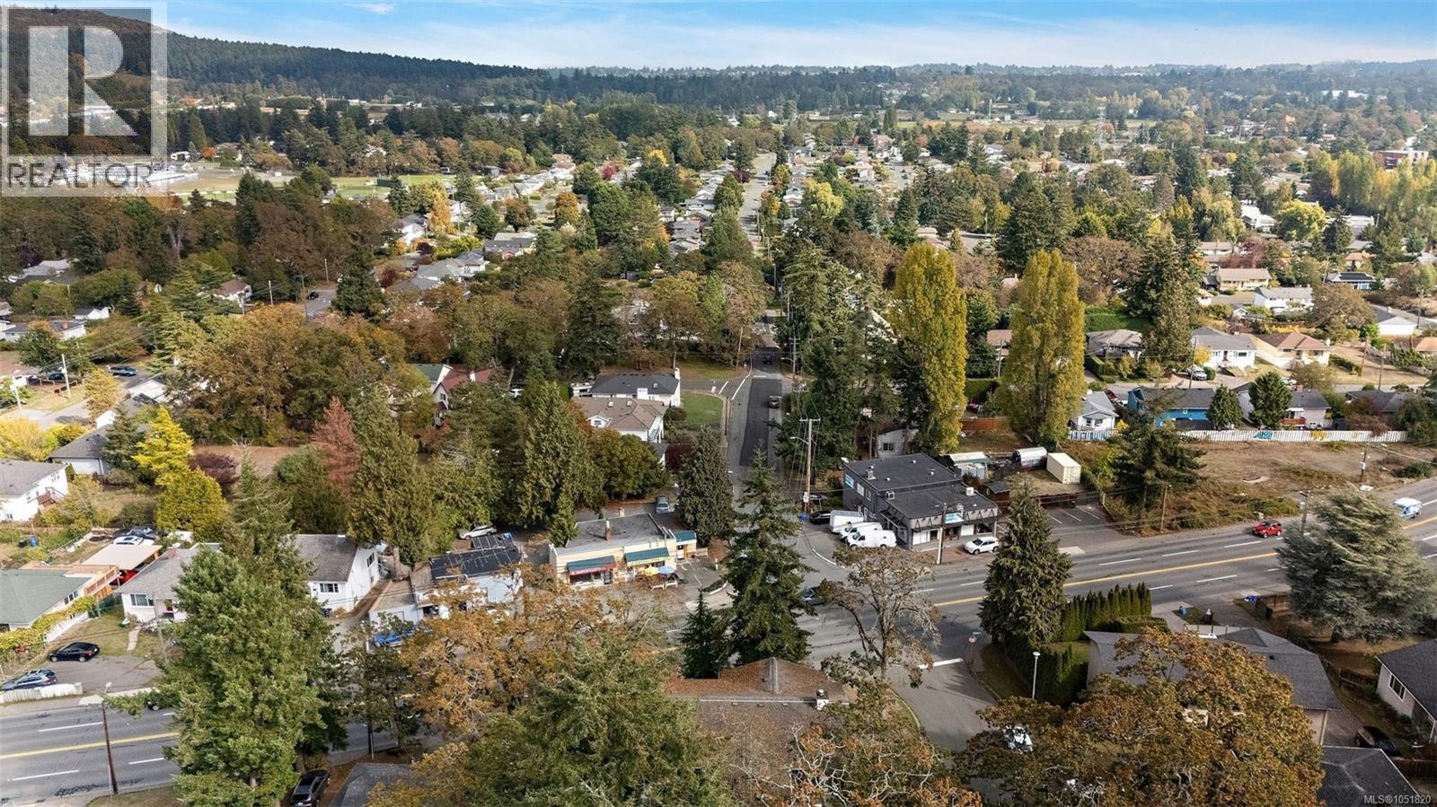 4086 Quadra St - 41