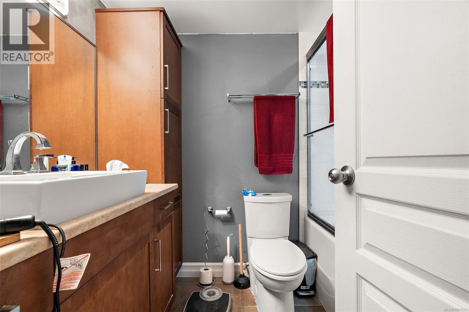 4086 Quadra St - 7