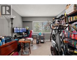 Storage - 4086 Quadra St, Saanich, BC V8X1K6 Photo 11